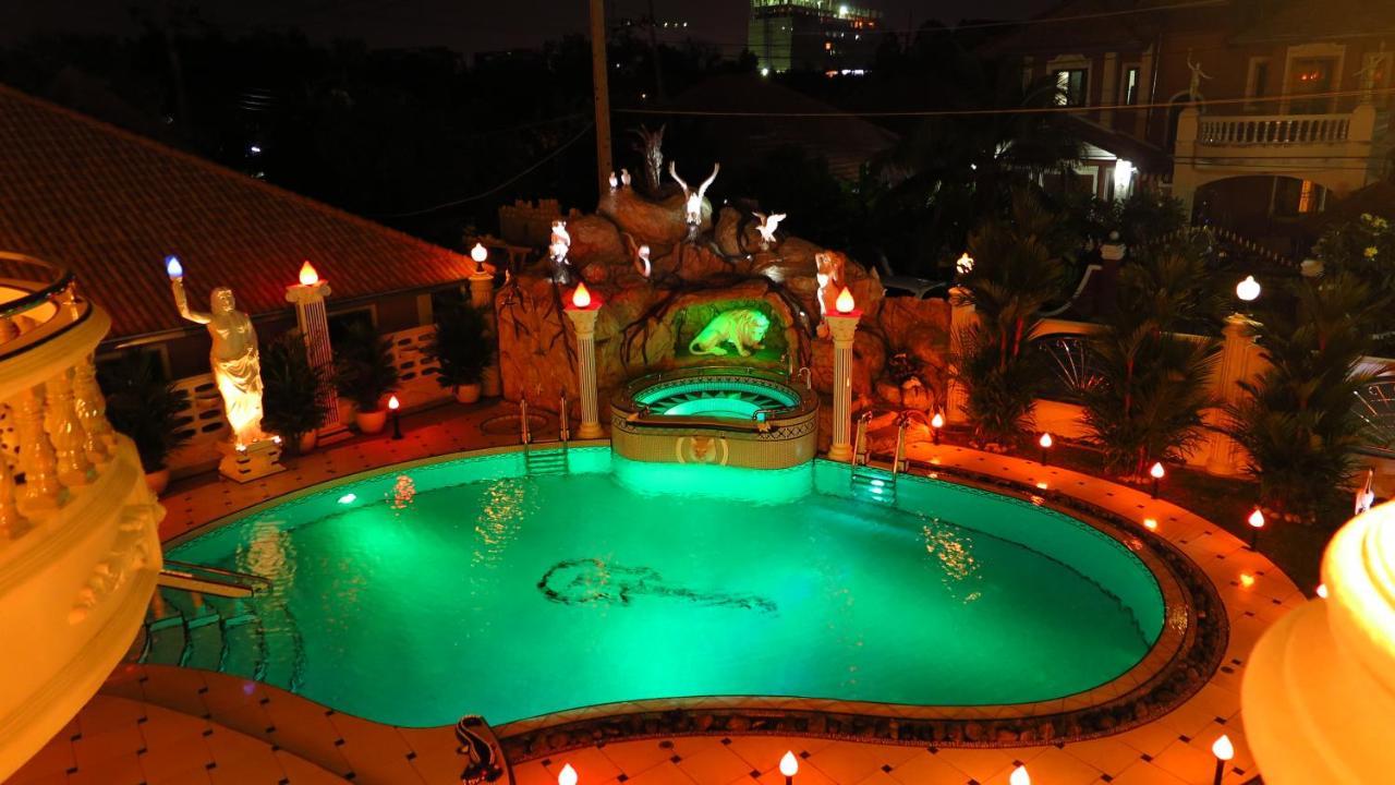 Villa Empire Land Luxury Tropical Walking Street 4 Bedrooms *